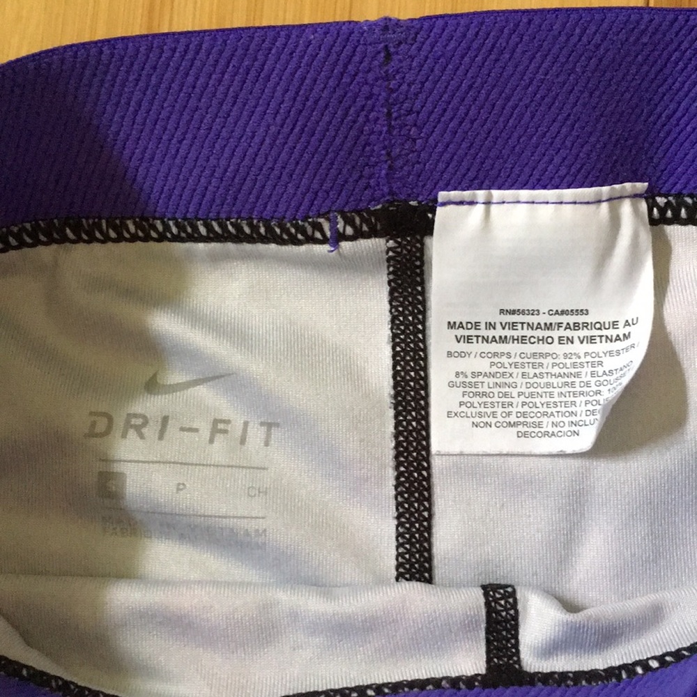Girls Nike Leggings - Picture 4 of 4